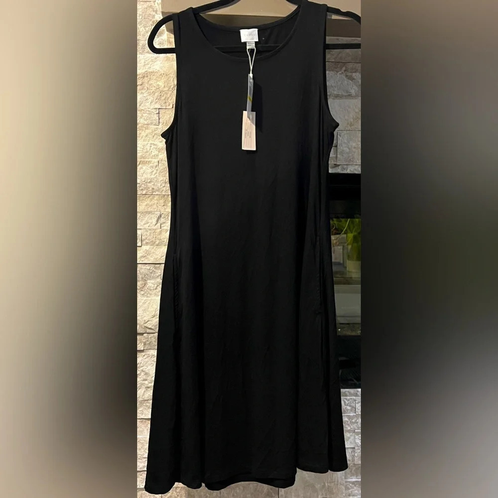 NWT Cupio Black Sleeveless Shift Dress size Medium